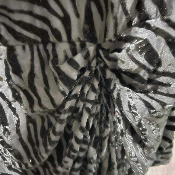 Pretty Little Thing Women's Plus Black Zebra Devore High Neck Draped Midi Dress - Picture 3 of 5